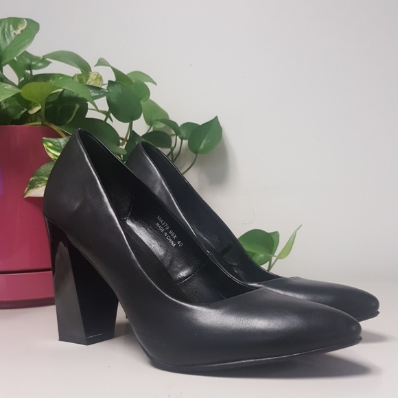 Stunning Block-Heel Leather Pumps - Picture 2 of 8
